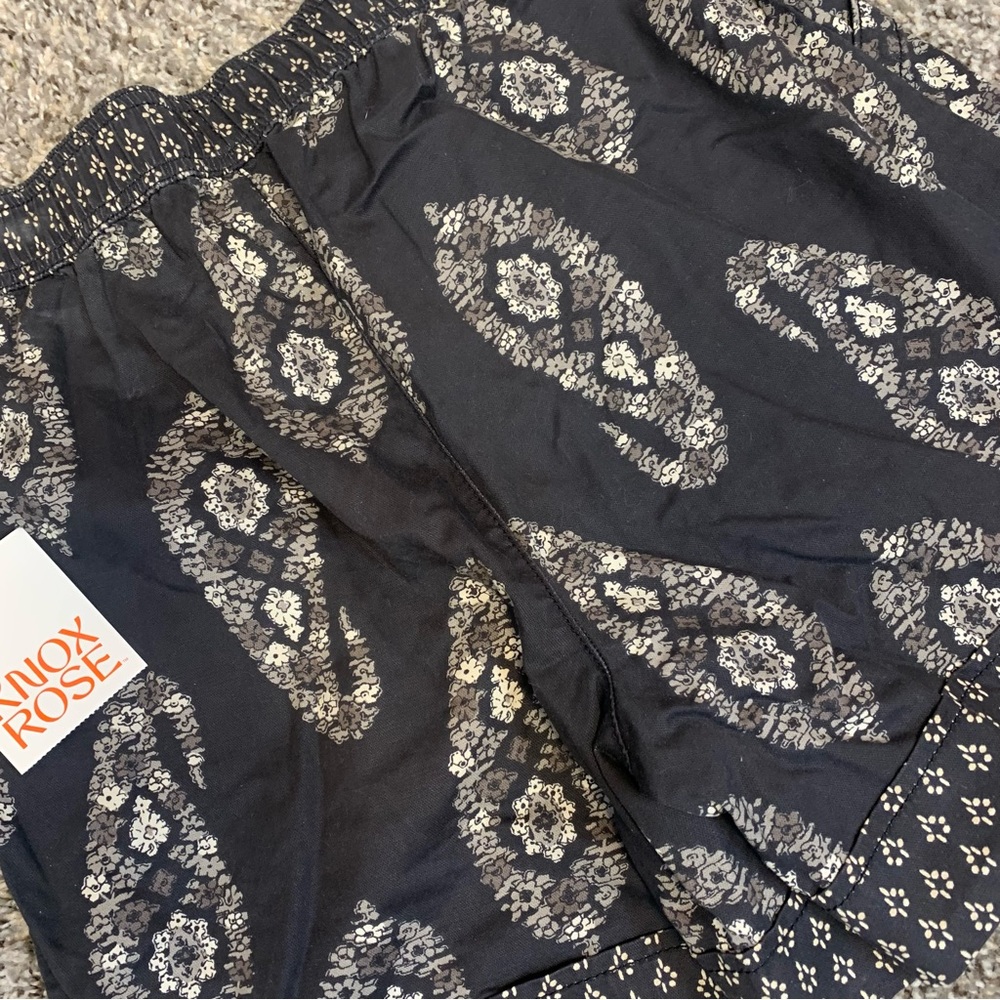 Knox Rose Paisley Printed High Waisted Shorts - Picture 11 of 12